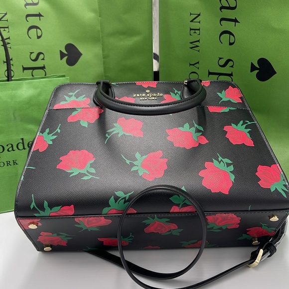 Kate Spade Madison Rose Toss Printed Medium Satchel
COLOR:
Black Multi
NWT - Picture 9 of 16